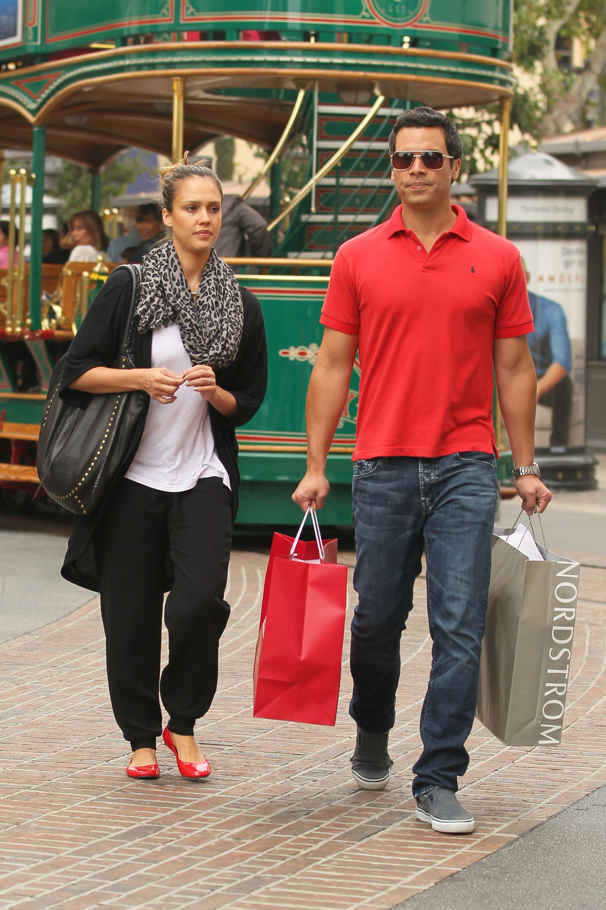 Jessica Alba and Cash Warren go shopping at The Grove | Picture 85949